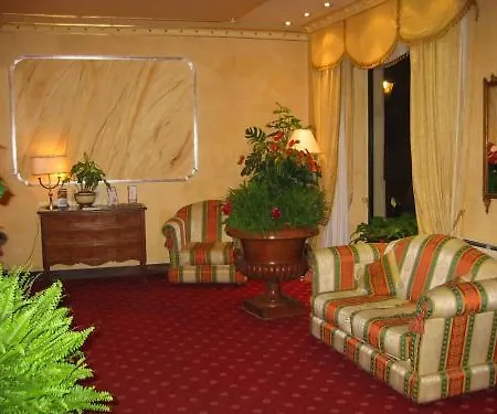Отель Sistina 4*