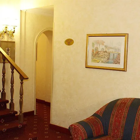 Отель Sistina Рим